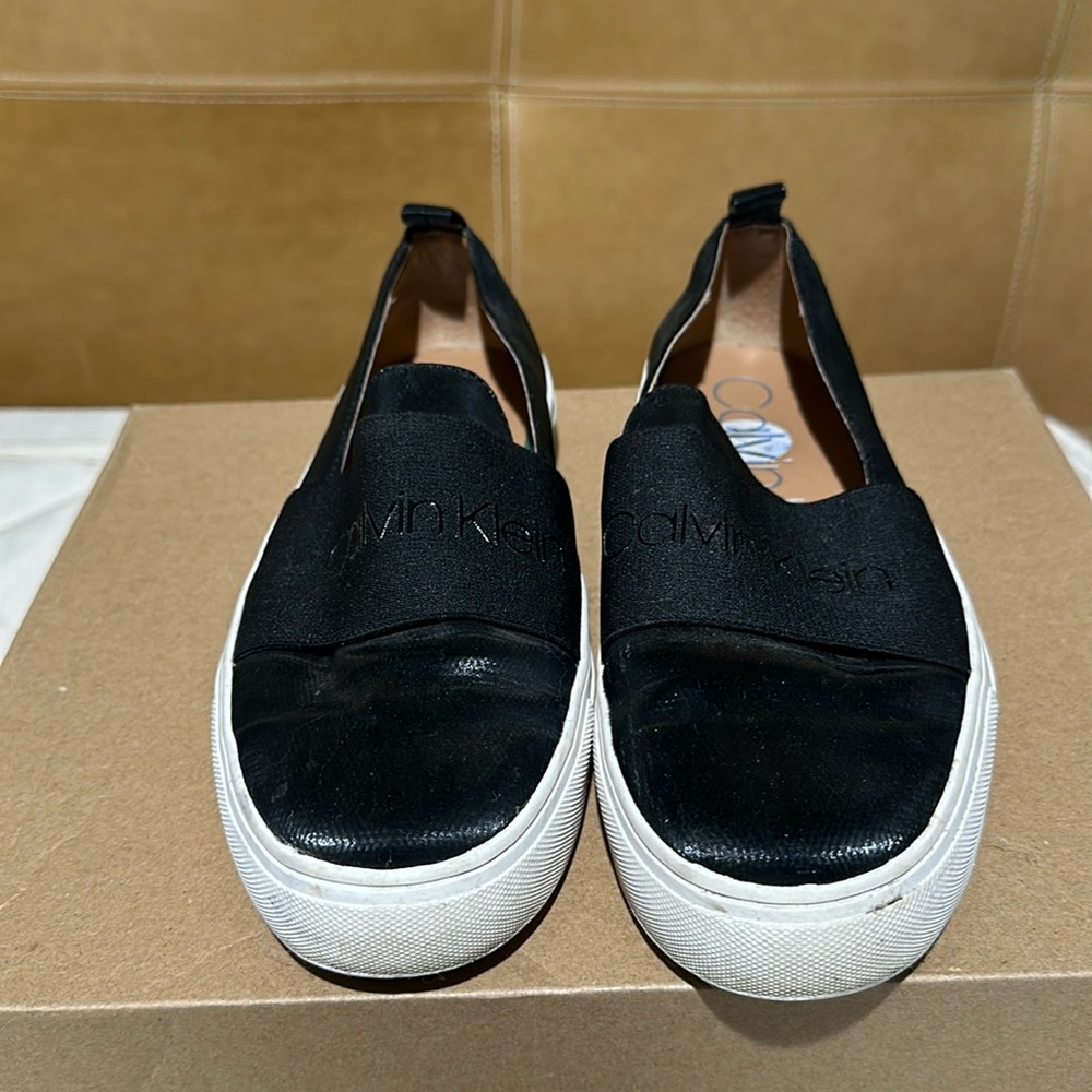 Calvin Klein size 6.5